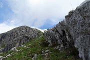 56 Primo tratto sent. per Corna Grande su placche rocciose